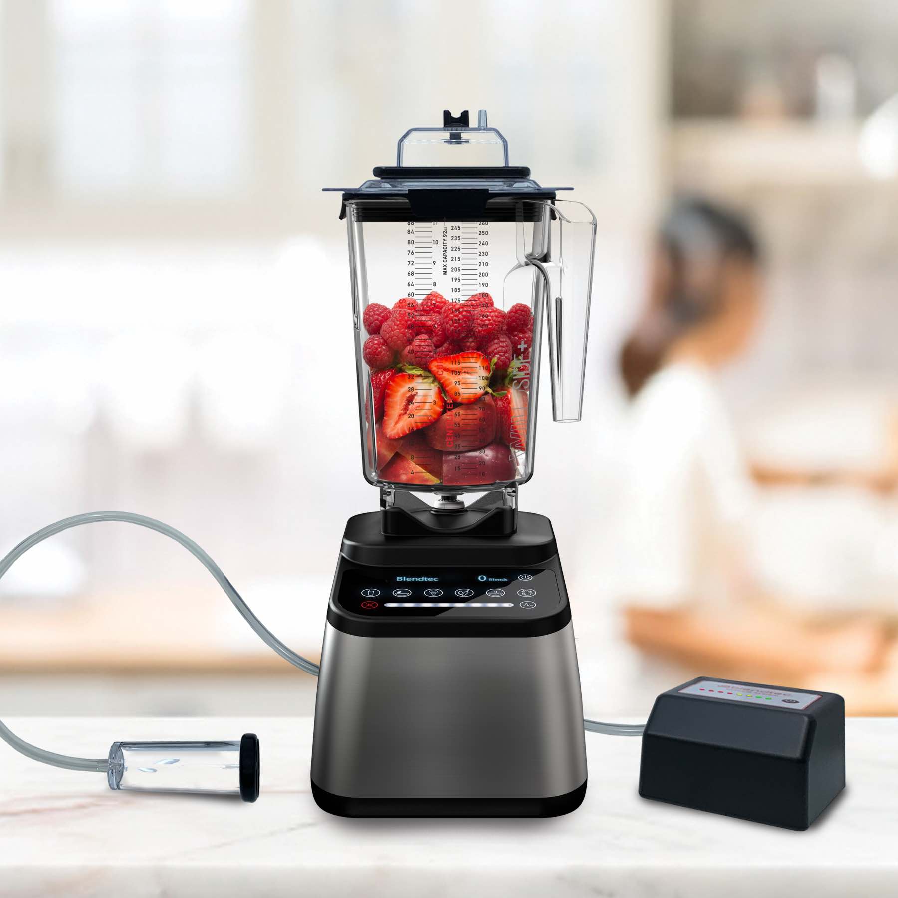 VacuumBlenderWithFruit_1800x1800